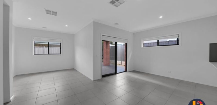 33 Lakeside Dr, Wollert, Vic 3750