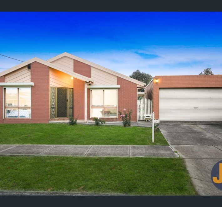 16 Woking Street Craigieburn VIC 3064