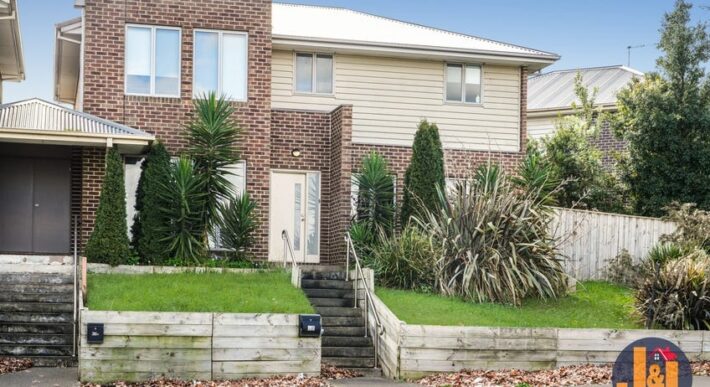 36 Windrock Avenue, Craigieburn, VIC 3064