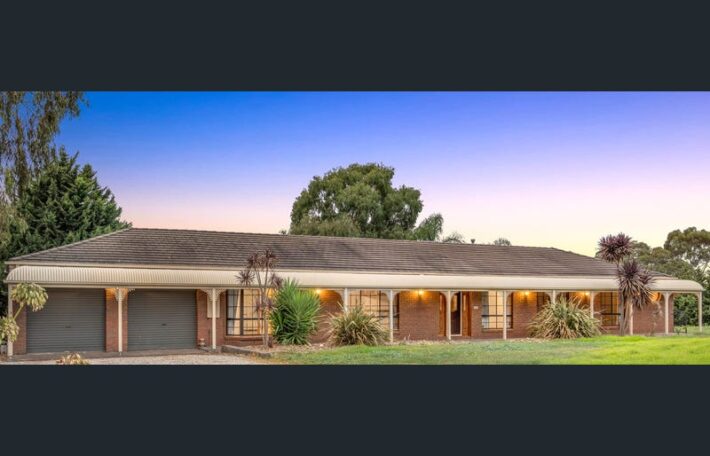 22 Greenock Ct, Greenvale, Vic 3059