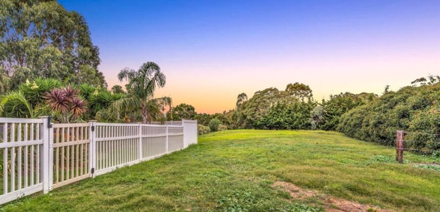 22 Greenock Ct, Greenvale, Vic 3059