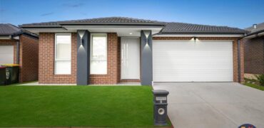 7 Fewster Cct, Mickleham, Vic 3064