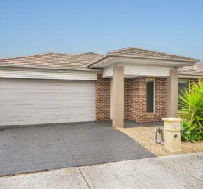 18 Fenland Street Craigieburn Vic 3064
