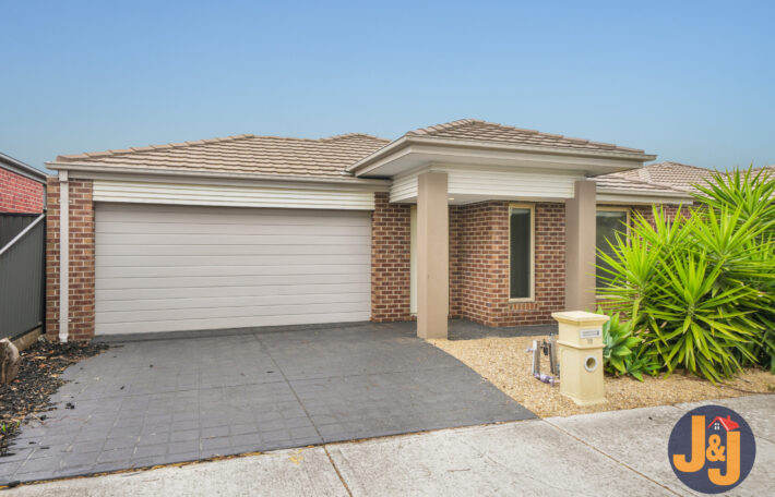 18 Fenland Street Craigieburn Vic 3064 18 Fenland Street Craigieburn Vic 3064