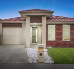 15 Grainger Dr Wollert VIC 3750