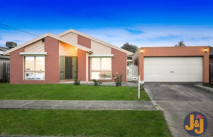 16 Woking Street Craigieburn VIC 3064